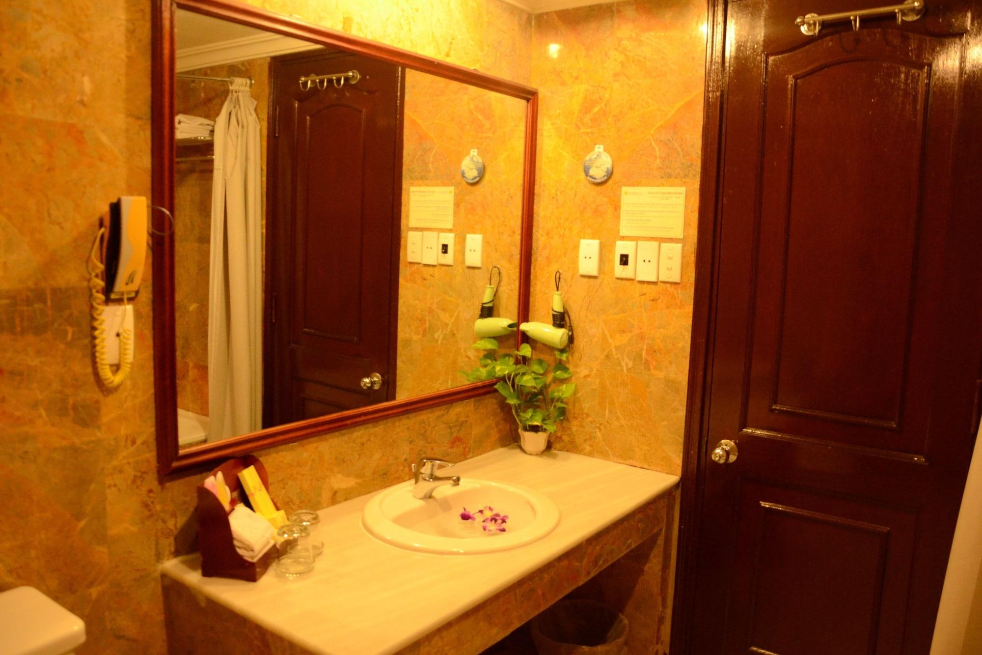 Saigon Tourane Hotel 3*